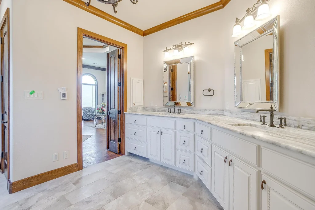 1608 Taylor Bridge Ct - Burleson, TX