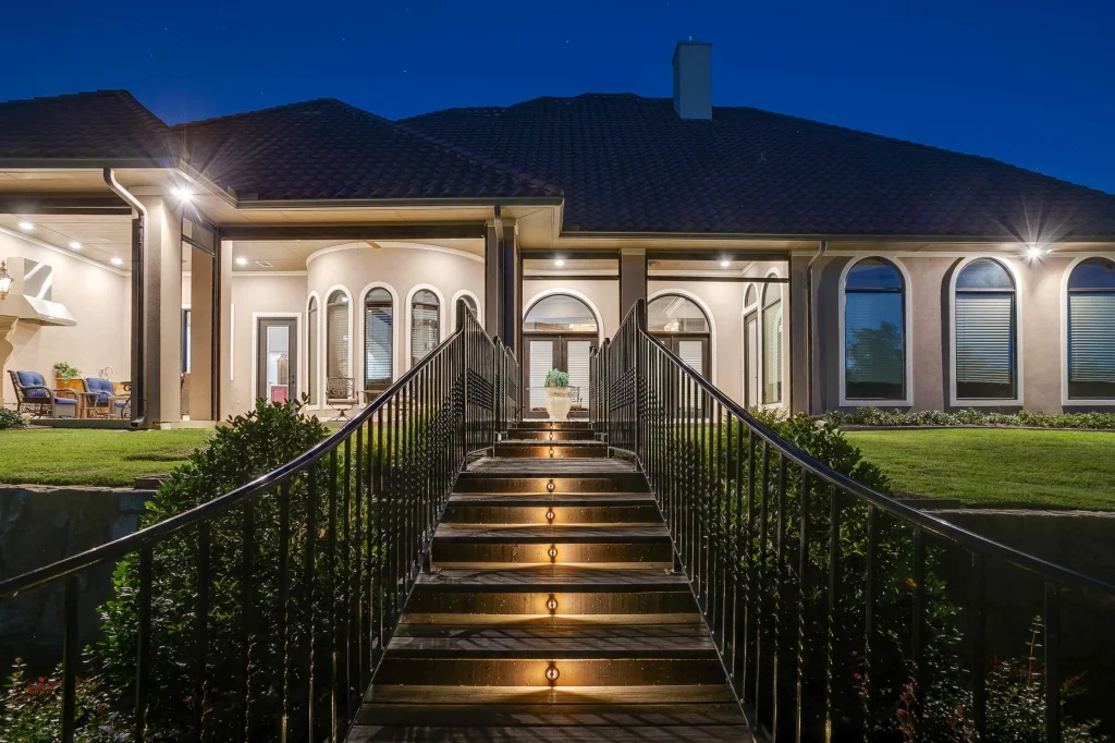 1608 Taylor Bridge Ct - Burleson, TX