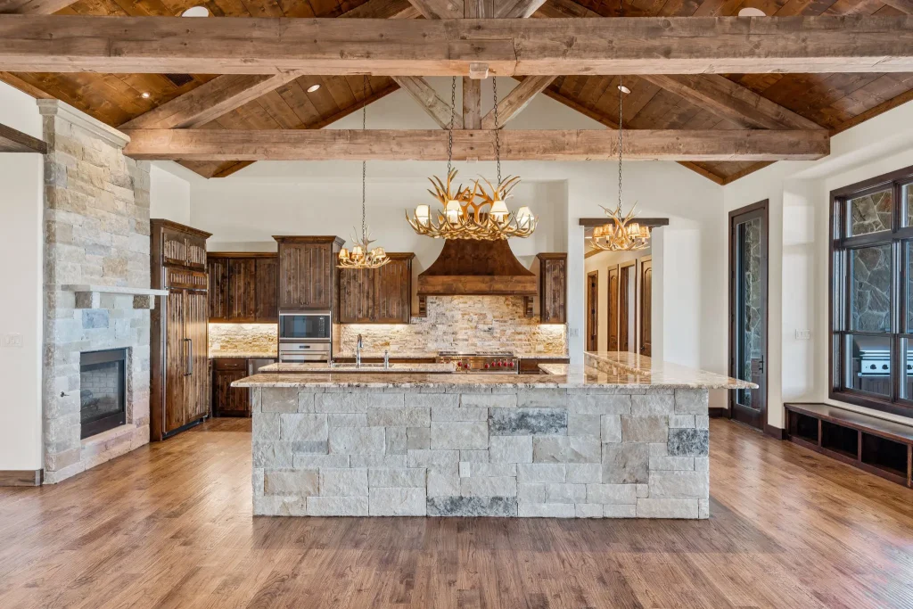 1684 N Hwy - Comanche