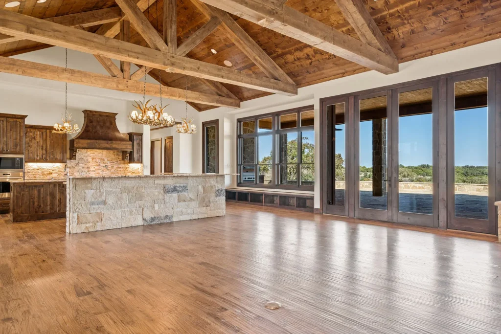 1684 N Hwy - Comanche