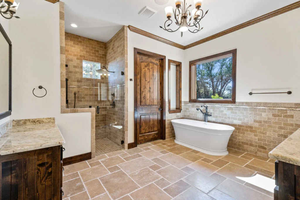 1684 N Hwy - Comanche