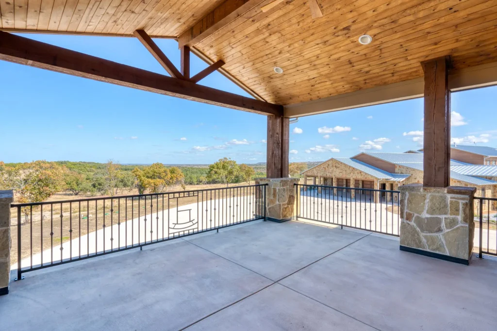 1684 N Hwy - Comanche
