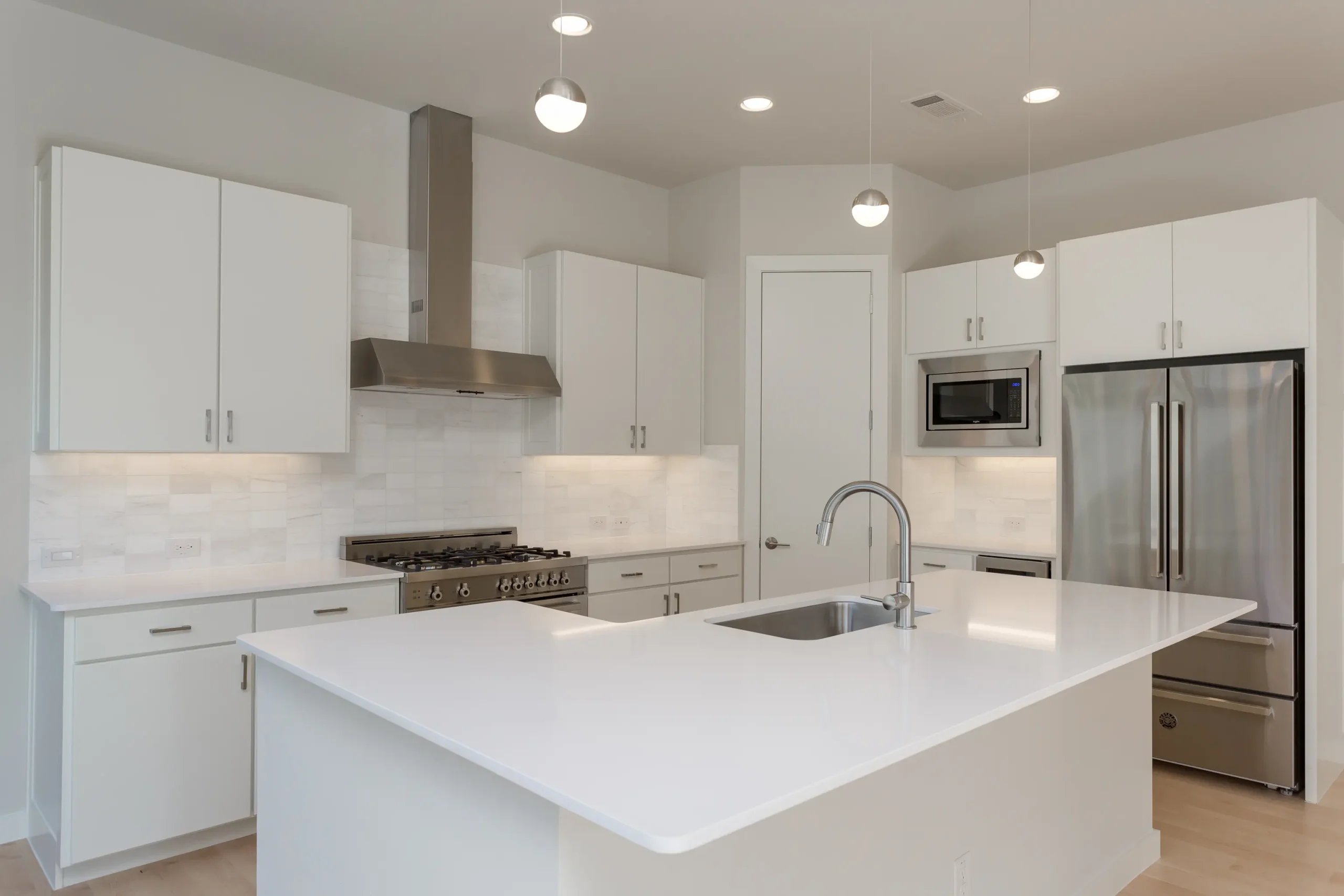 Dallas Townhomes - 2808 Lee St